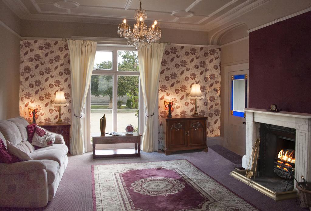 Hilbury Court Hotel Trowbridge Exterior photo
